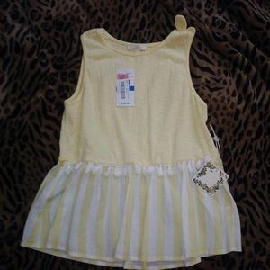 Super cute yellow shirt